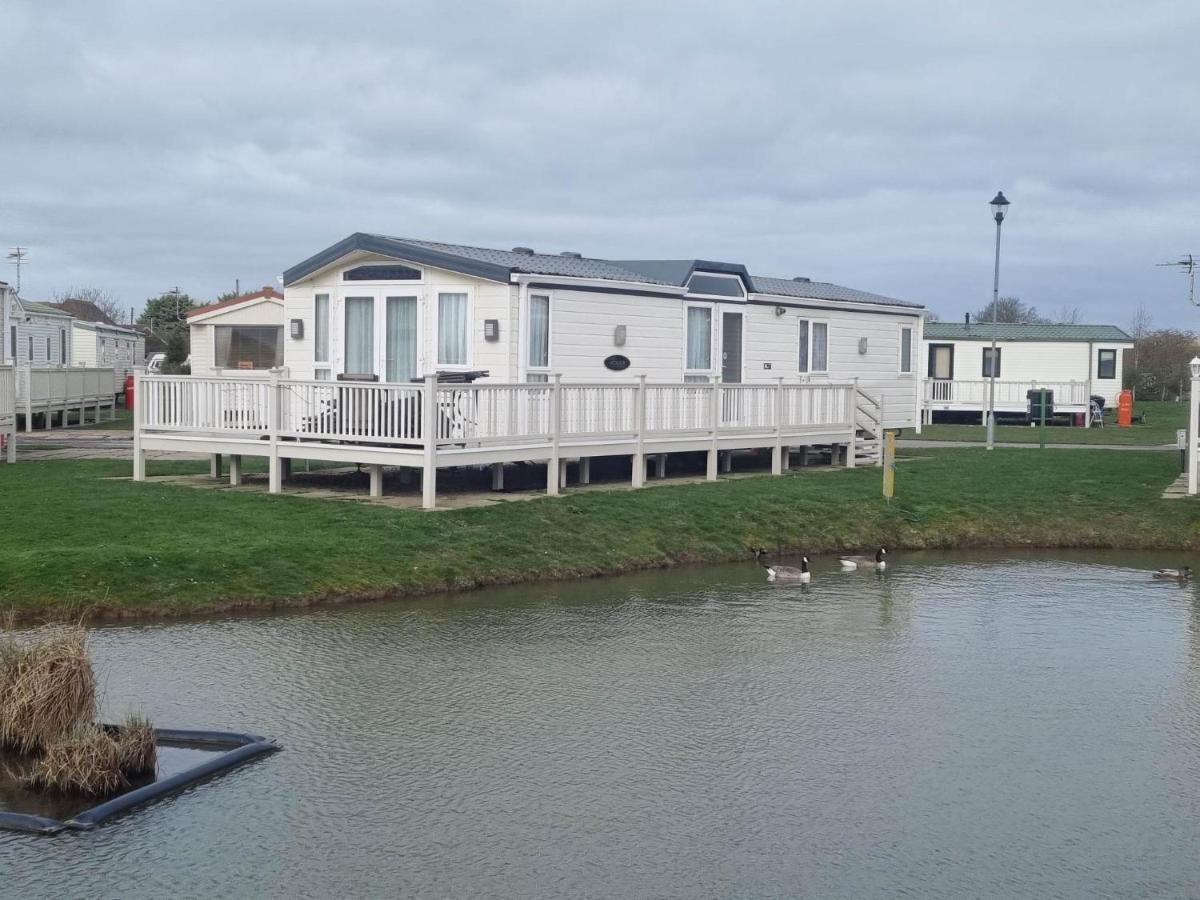 6 Berth Deluxe Ml7 On The Golden Palm Hotel Chapel Saint Leonards Exterior photo